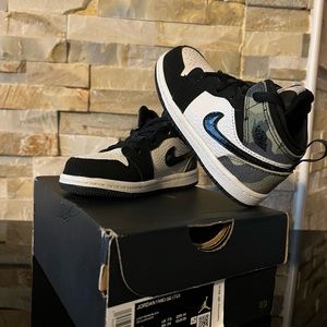 Jordan 1 Mid SE (TD), Light Bone/Black, Size 8C